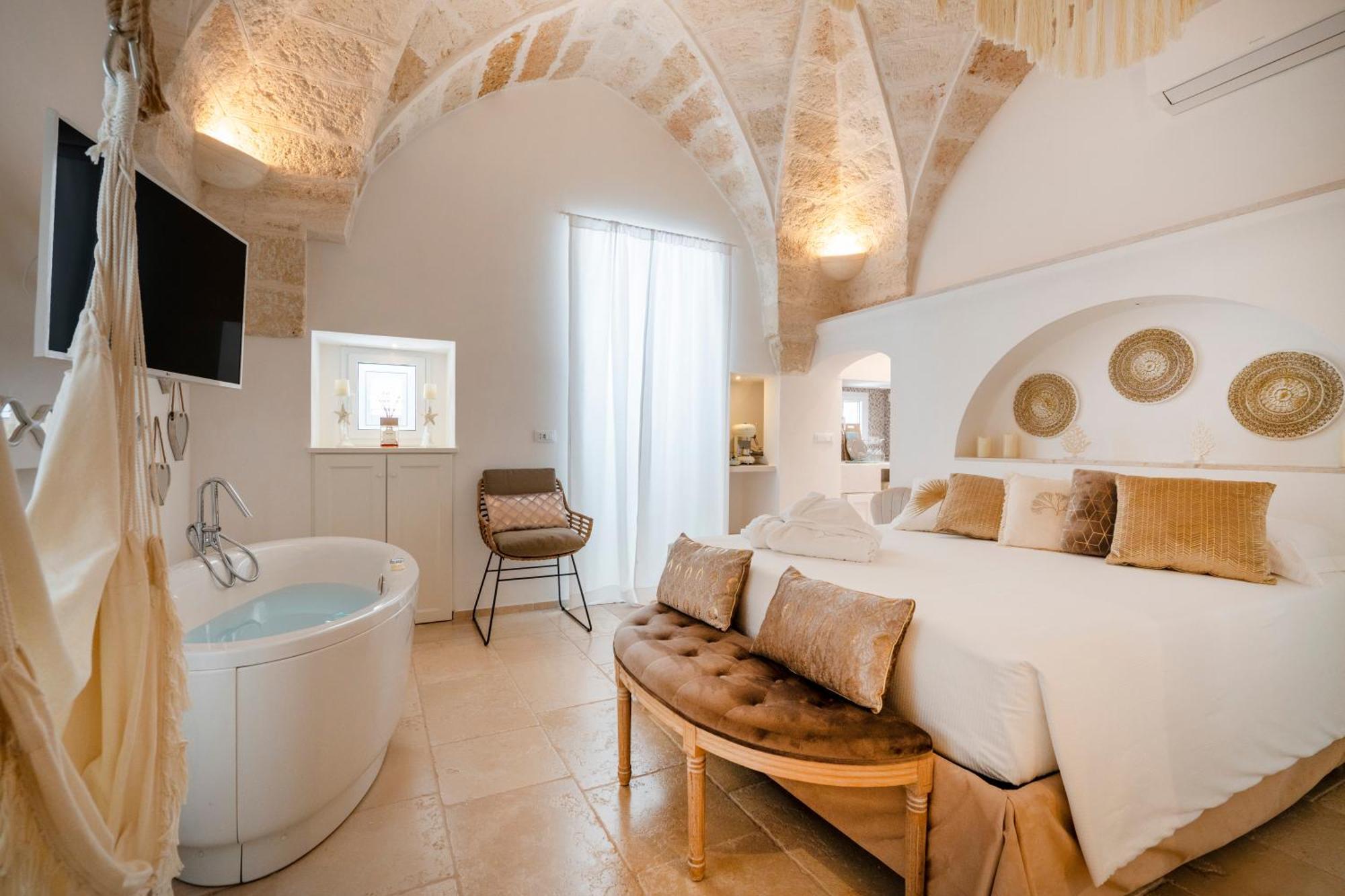 Apulia Charming Suites - Casa Rossa Suite Perla E Suite Corallo Savelletri Екстериор снимка