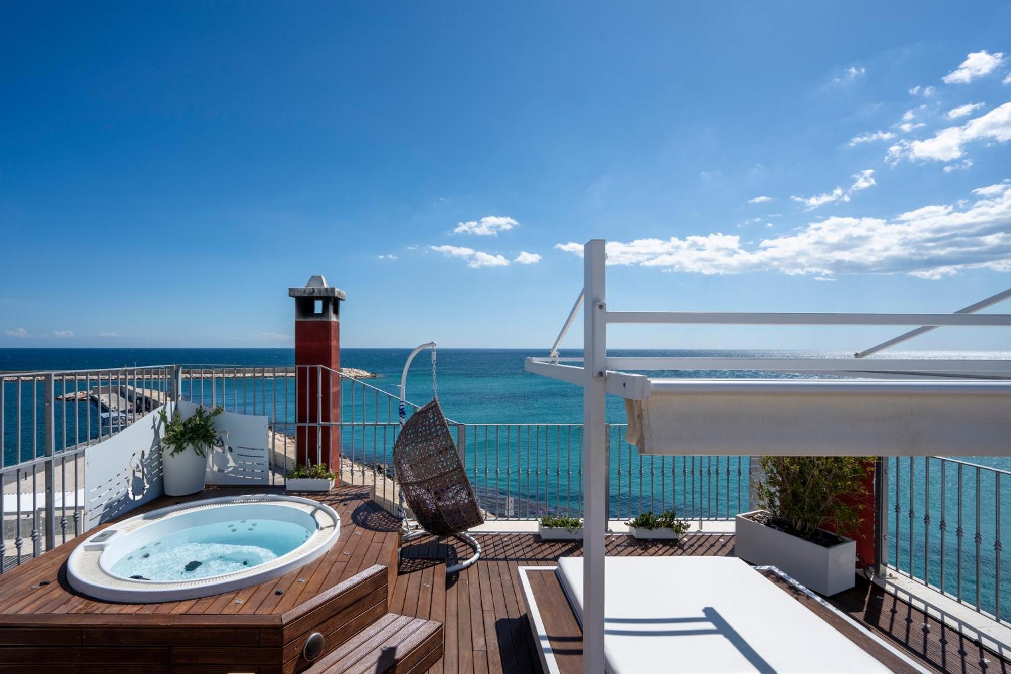Apulia Charming Suites - Casa Rossa Suite Perla E Suite Corallo Savelletri Екстериор снимка